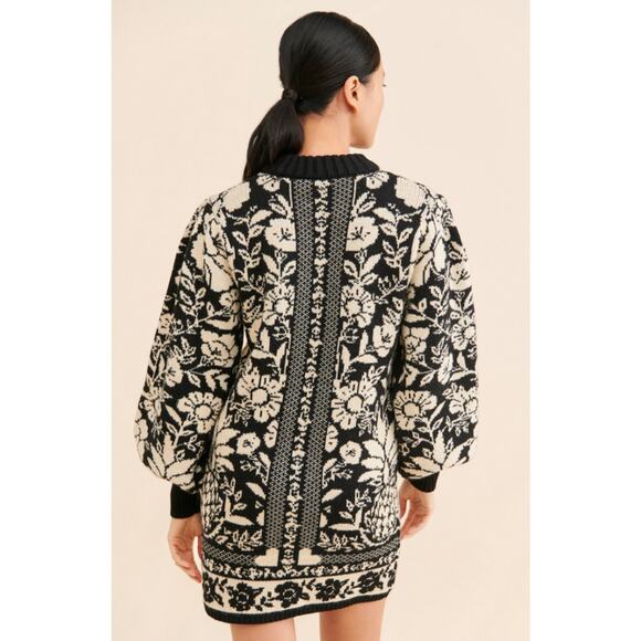 Farm Rio - Pineapple Garden Mini Knit
Dress - Large - Picture 2 of 12